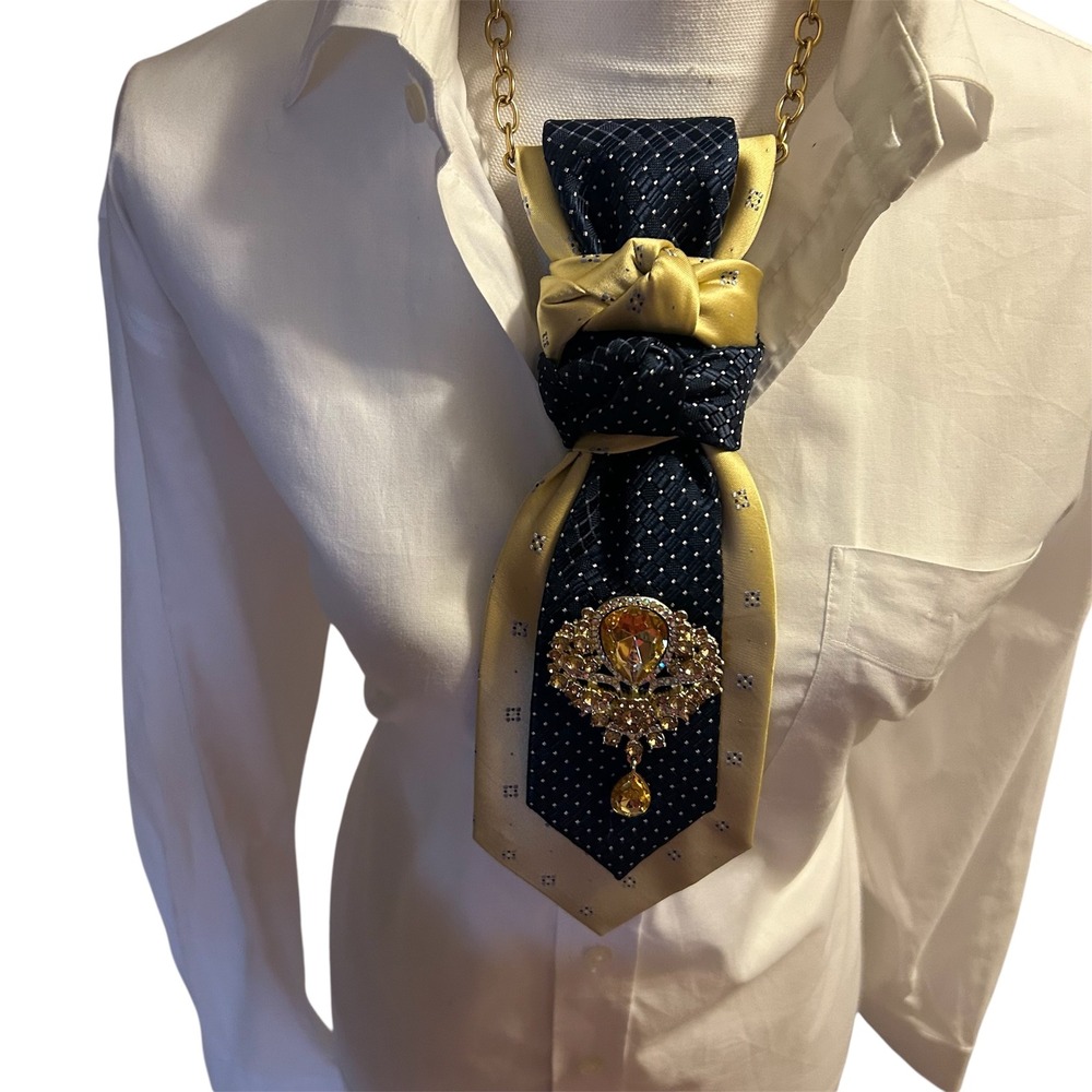 Upcycled Silk Tie Statement Necklace & Lapel Pin Set Navy Gold Izod Perry Ellis - Picture 3 of 10